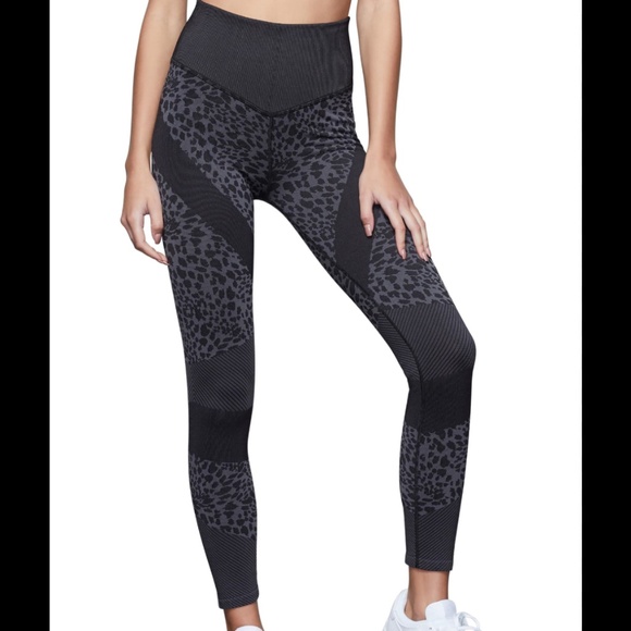 Good American Active Leopard Seamless 7/8 Leggings Black/Gray Size Small - Picture 1 of 7